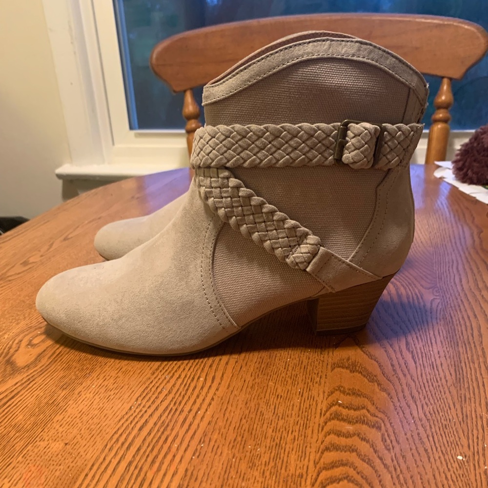 Womans ankle boots